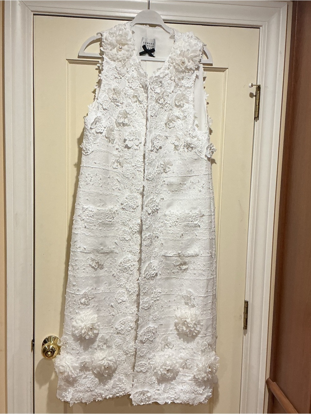 NWOT Edward Achour Ivory Floral Textured Sleeveless Jacket, Size FR 40 = L